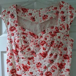 White red and pink floral dress Muxxn Size L